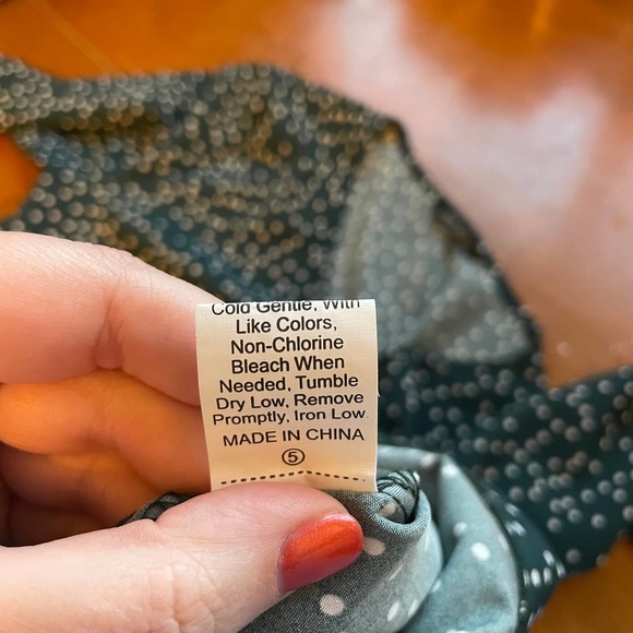 Blouse M Shein High Low Forest Green White Polka Dots Bell Sleeve Shirt - Picture 9 of 9